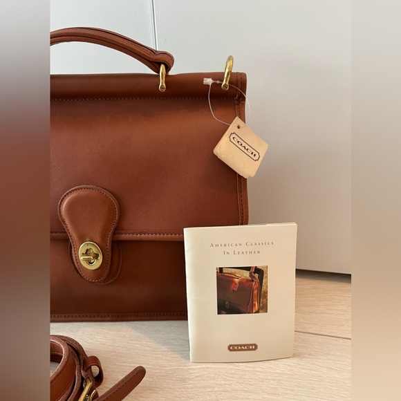 *SOLD LOCAL* COACH | Vintage Willis 9927 in British Tan - Picture 2 of 13